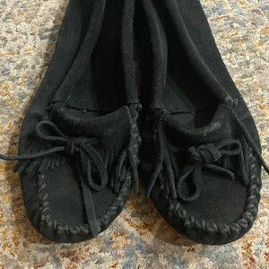 Minnetonka Black Moccasins